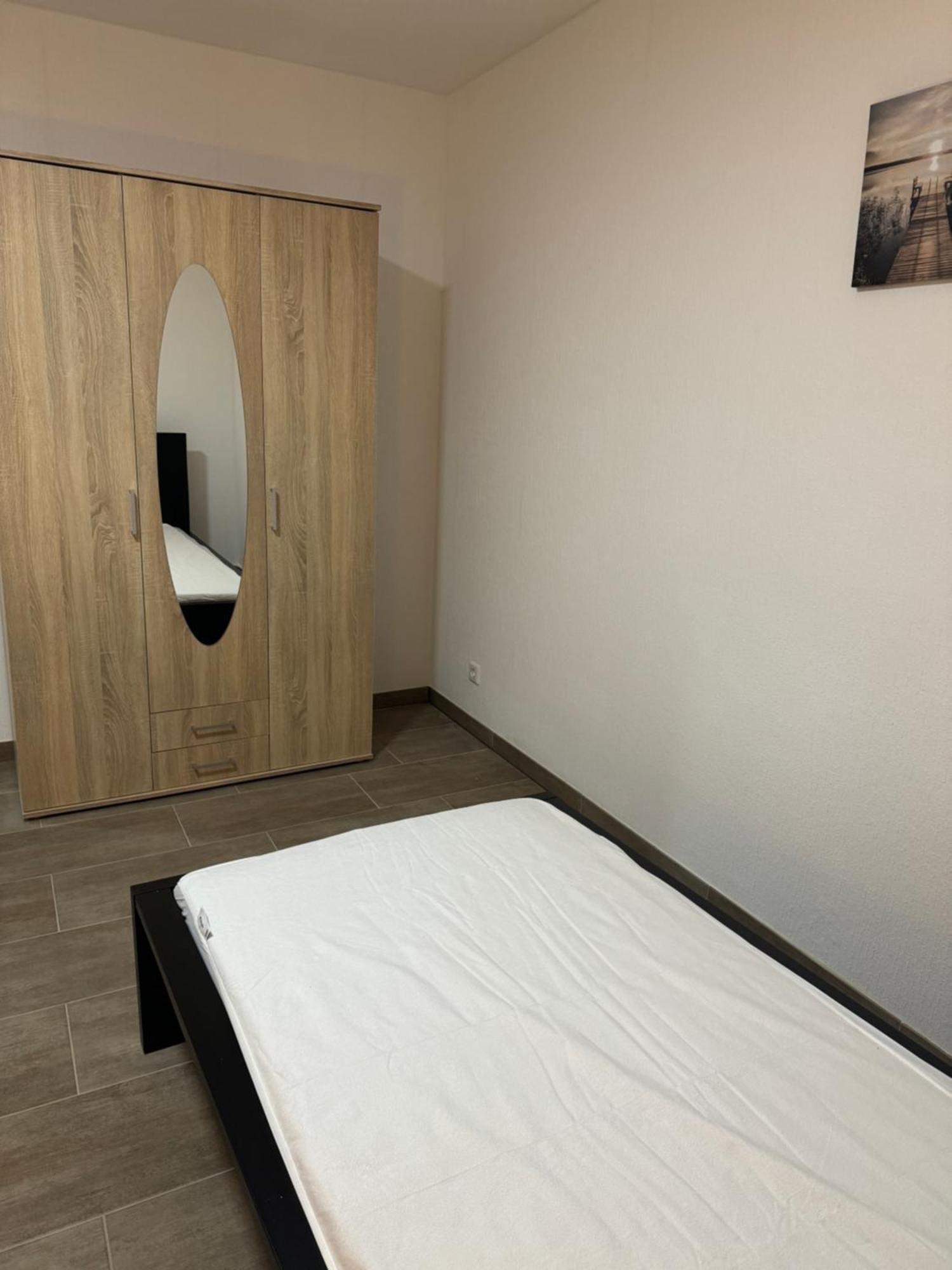 Laras Voll Ausgestattete Gartenwohnung Mit Wlan Und Tv Werne Exteriér fotografie