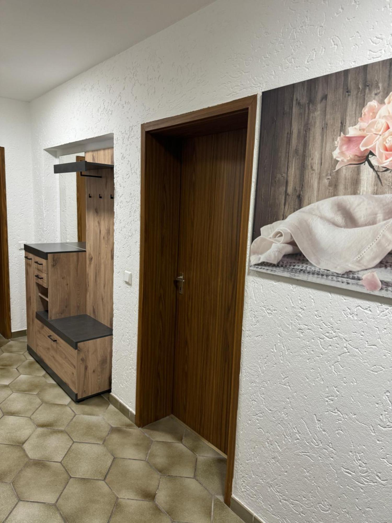 Laras Voll Ausgestattete Gartenwohnung Mit Wlan Und Tv Werne Exteriér fotografie